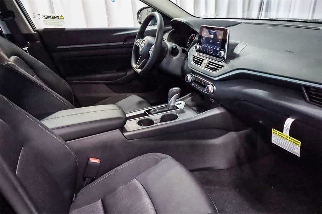 Thumbnail: 2025 Nissan Altima - 17