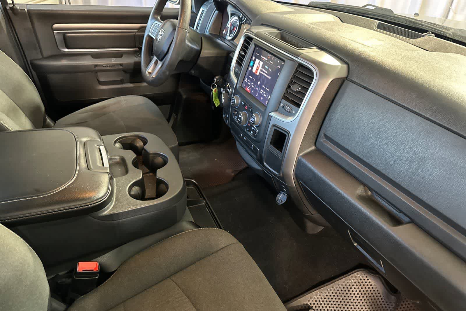 Thumbnail: 2022 RAM 1500 Classic - 17