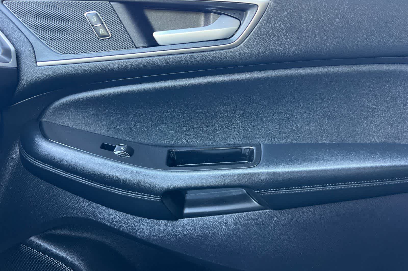 Thumbnail: 2020 Ford Edge - 22