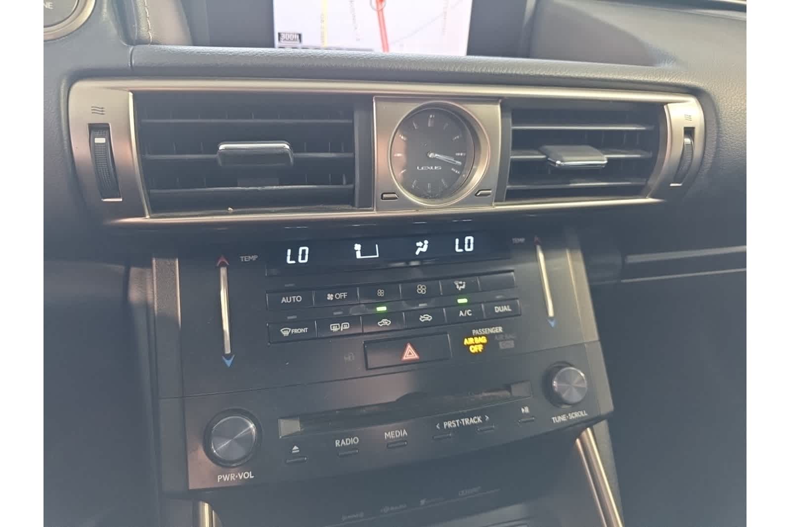 Thumbnail: 2014 Lexus IS - 23