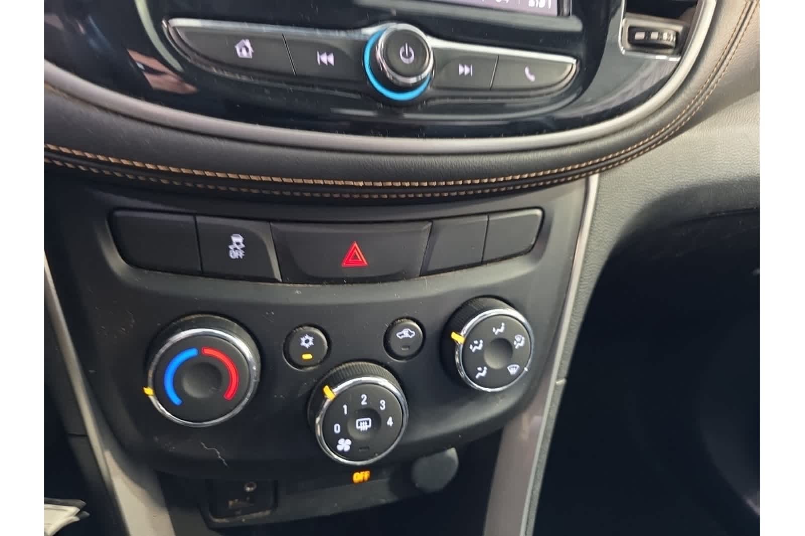 Thumbnail: 2018 Chevrolet Trax - 24