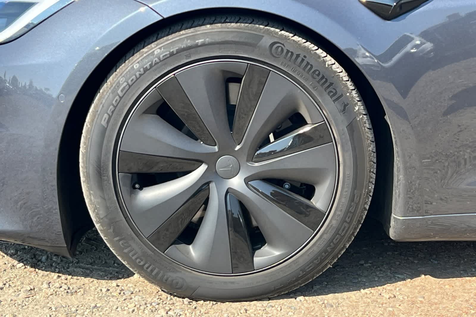 Thumbnail: 2022 Tesla Model S - 12