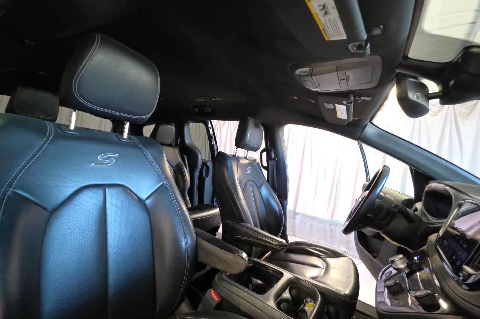 Thumbnail: 2022 Chrysler Pacifica - 19