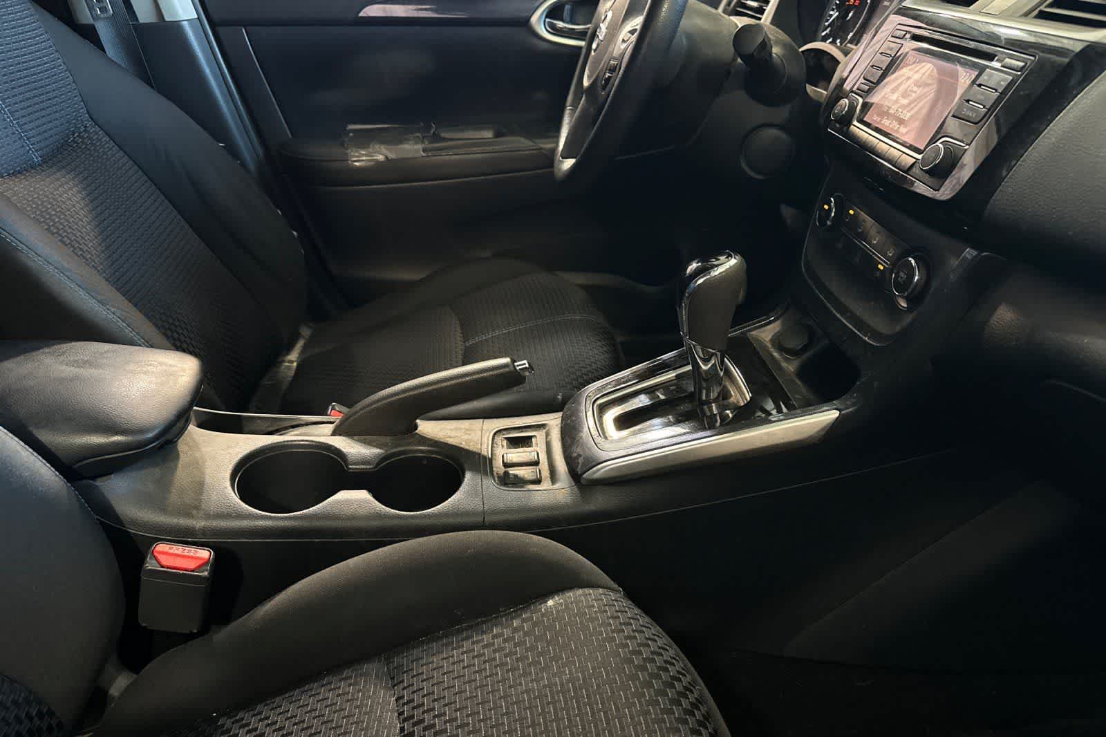Thumbnail: 2016 Nissan Sentra - 17