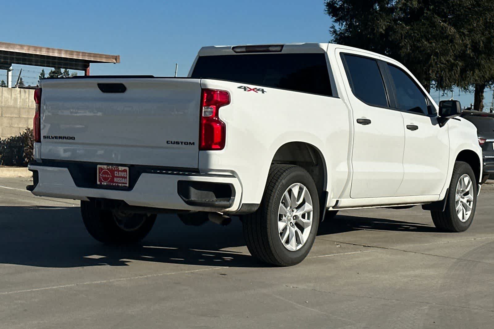 Thumbnail: 2021 Chevrolet Silverado 1500 - 3