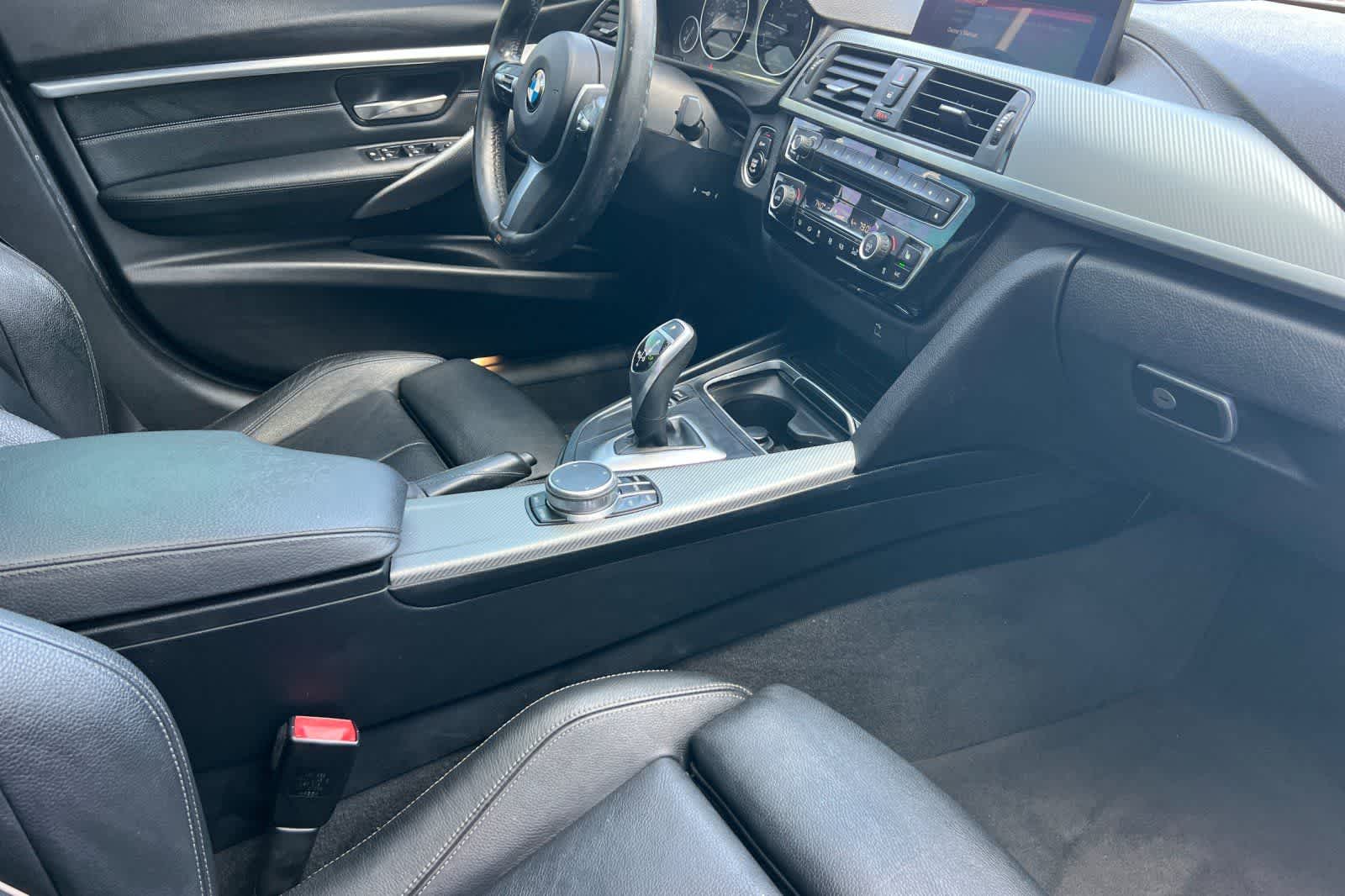 Thumbnail: 2018 BMW 3 Series - 17