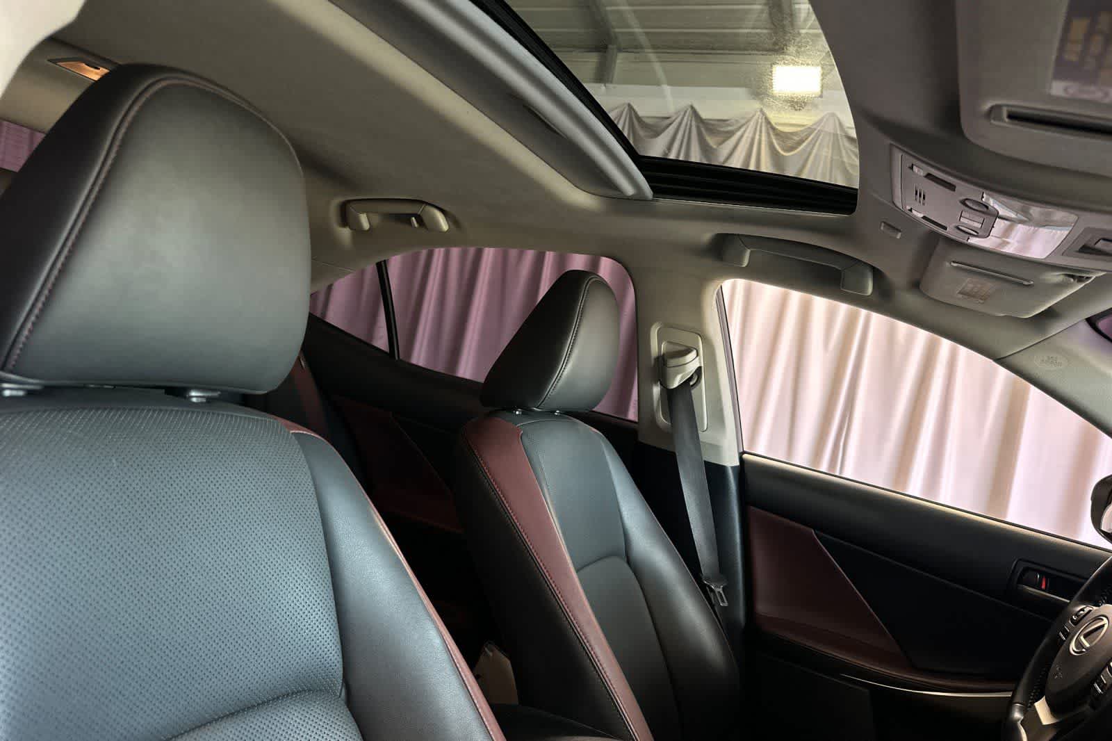 Thumbnail: 2020 Lexus IS - 18