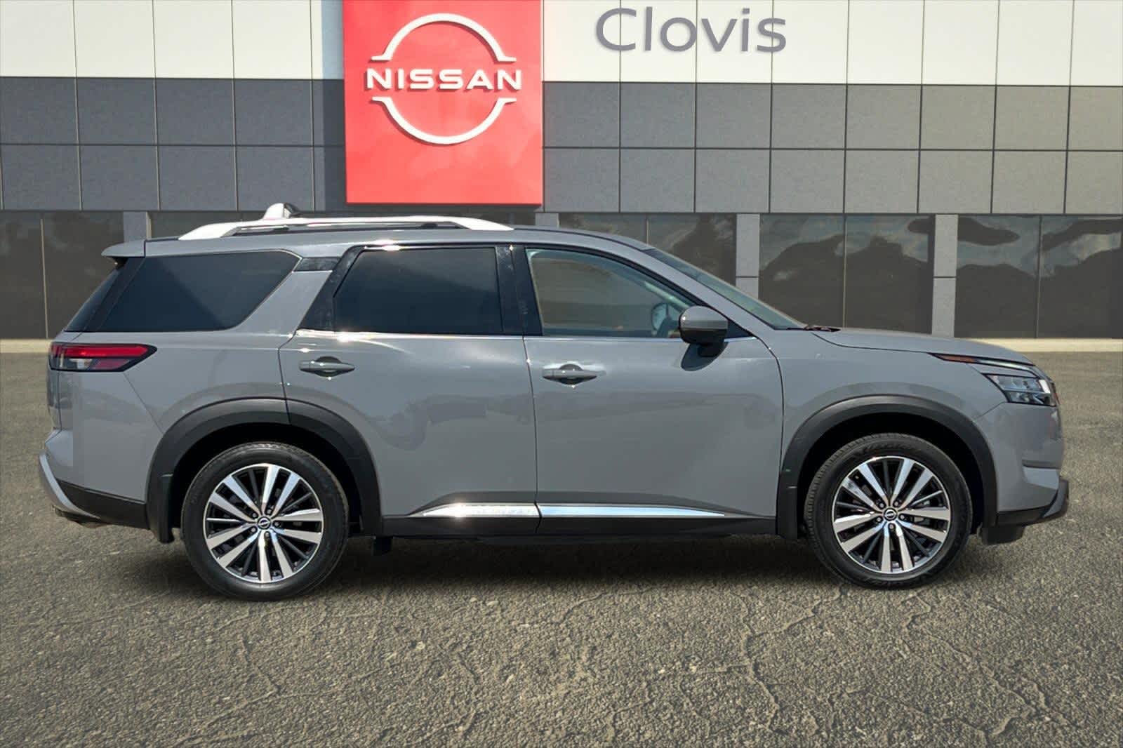 Thumbnail: 2022 Nissan Pathfinder - 9
