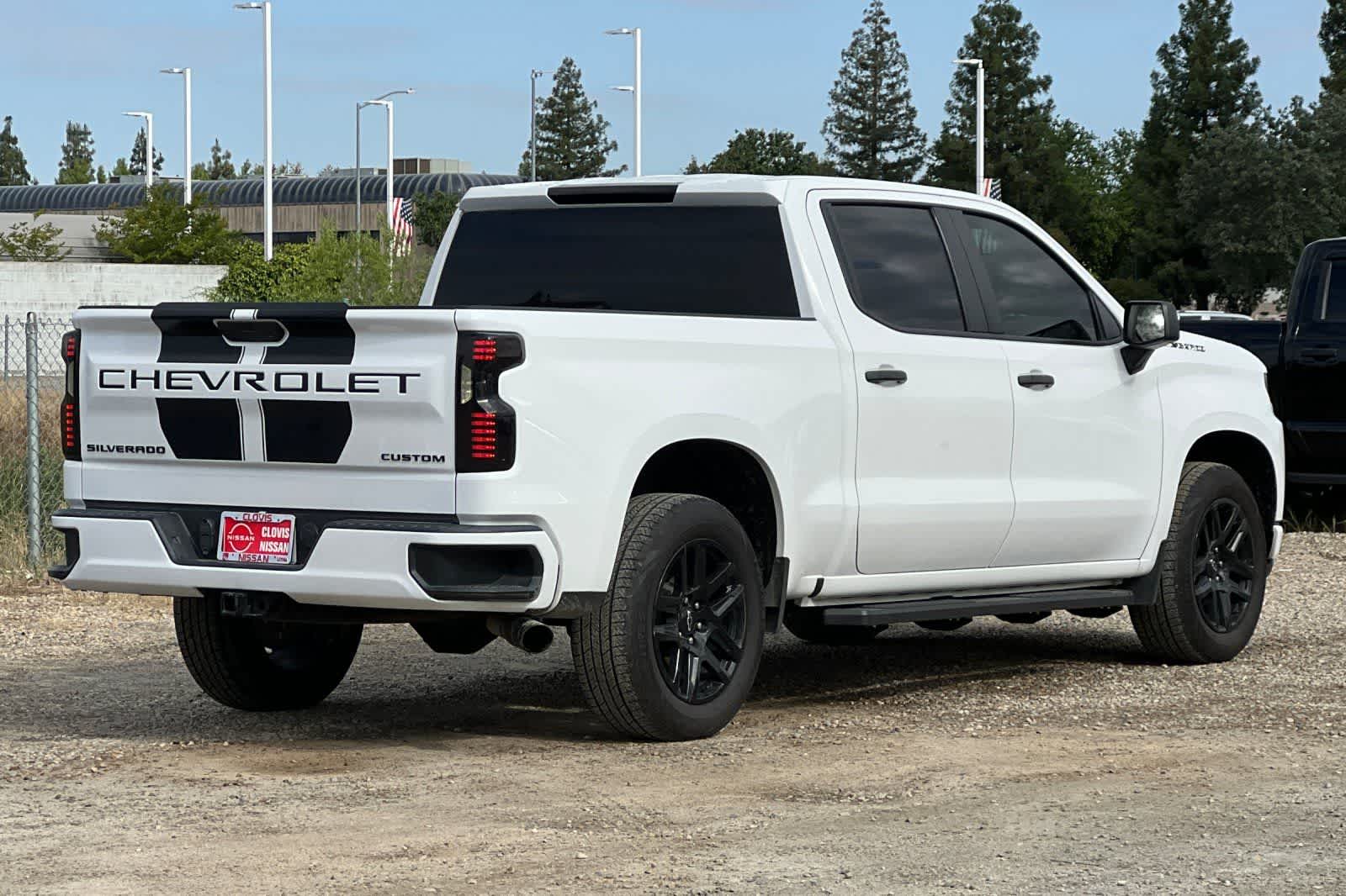 Thumbnail: 2021 Chevrolet Silverado 1500 - 3
