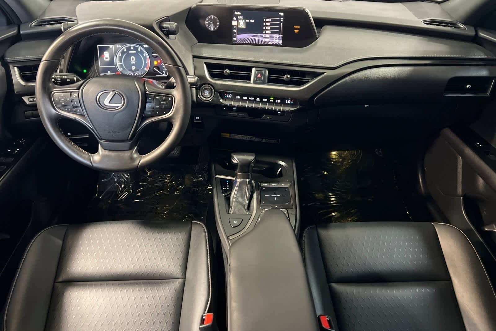 Thumbnail: 2020 Lexus UX - 8