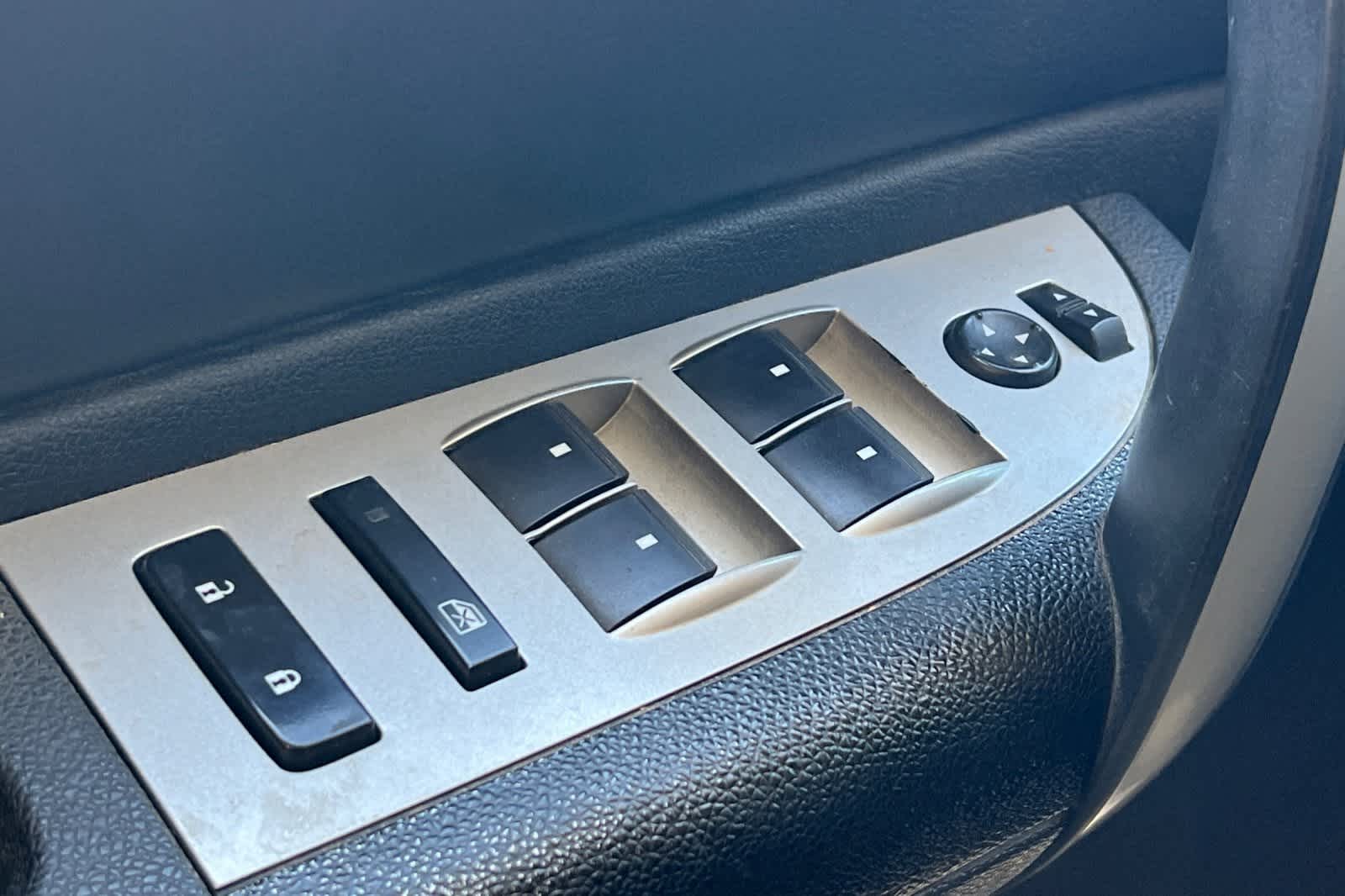 Thumbnail: 2009 Chevrolet Silverado 1500 - 16