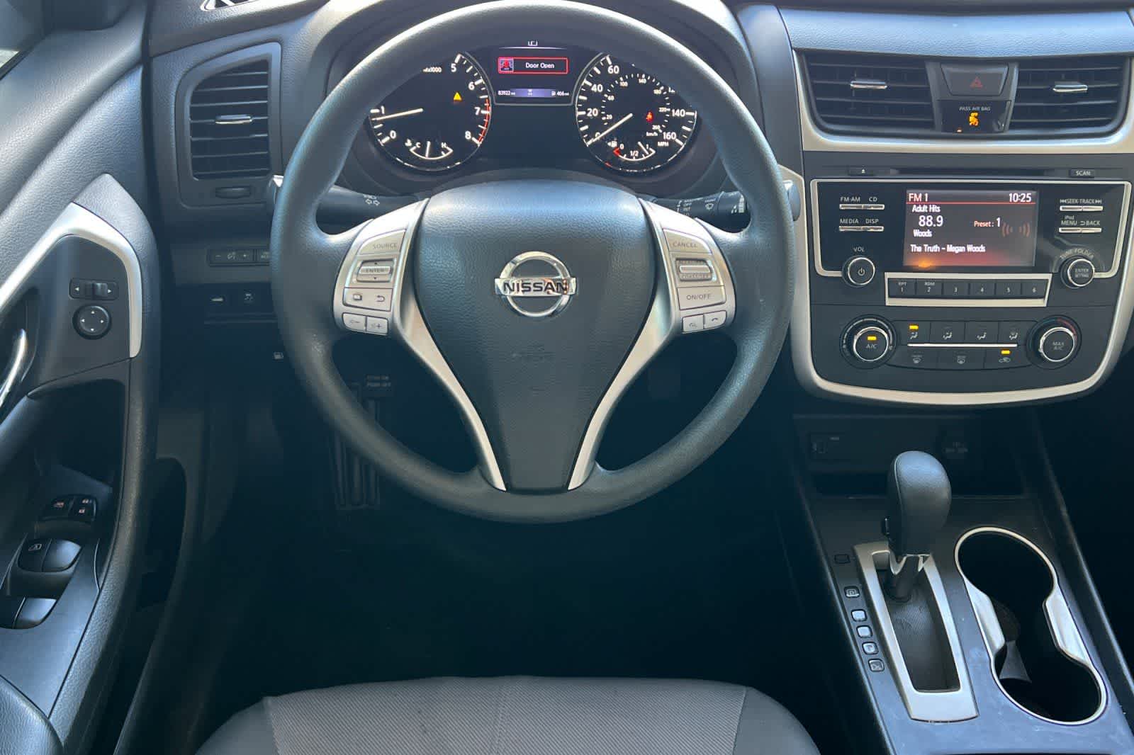 Thumbnail: 2018 Nissan Altima - 16