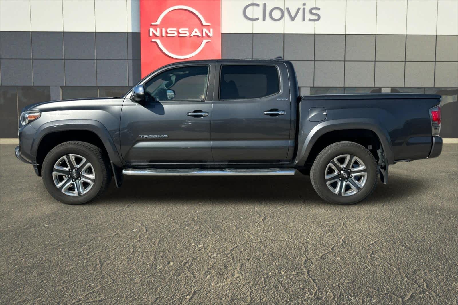 Thumbnail: 2016 Toyota Tacoma - 6