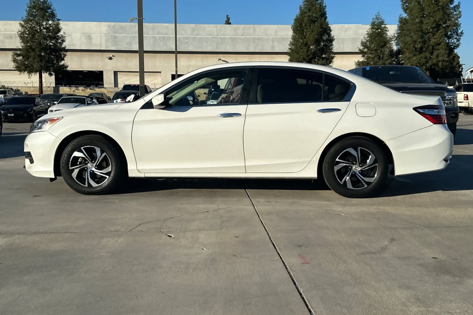 Thumbnail: 2017 Honda Accord - 6