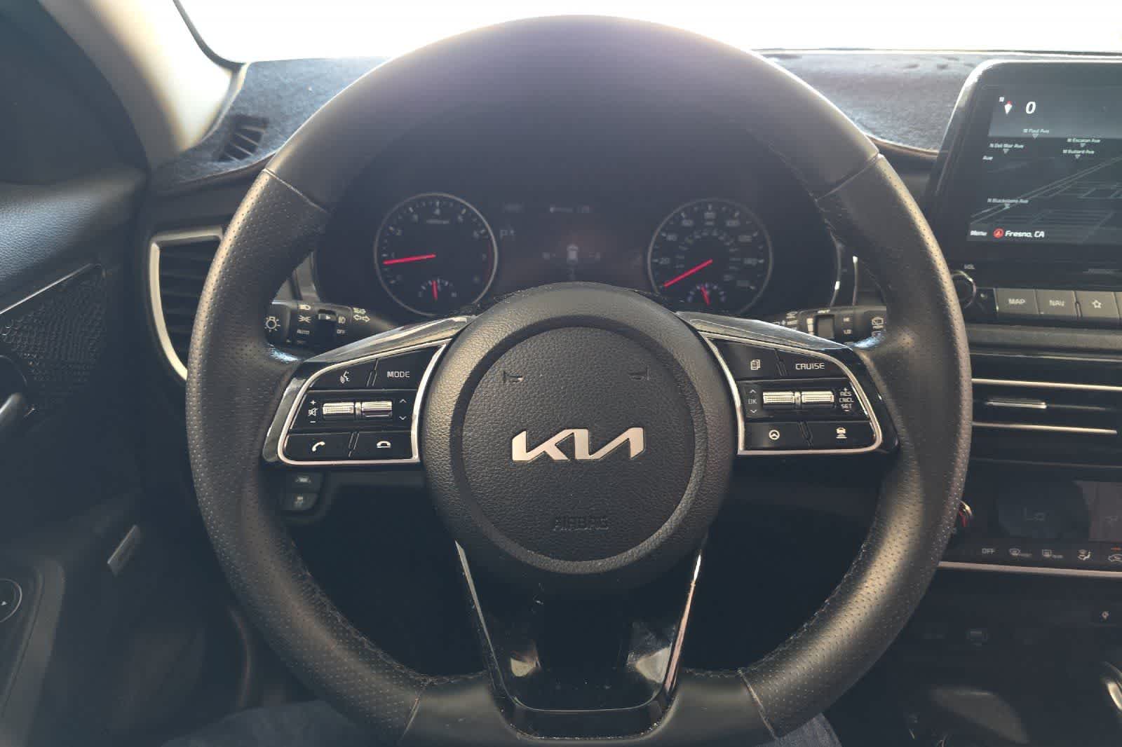 Thumbnail: 2022 Kia Seltos - 24
