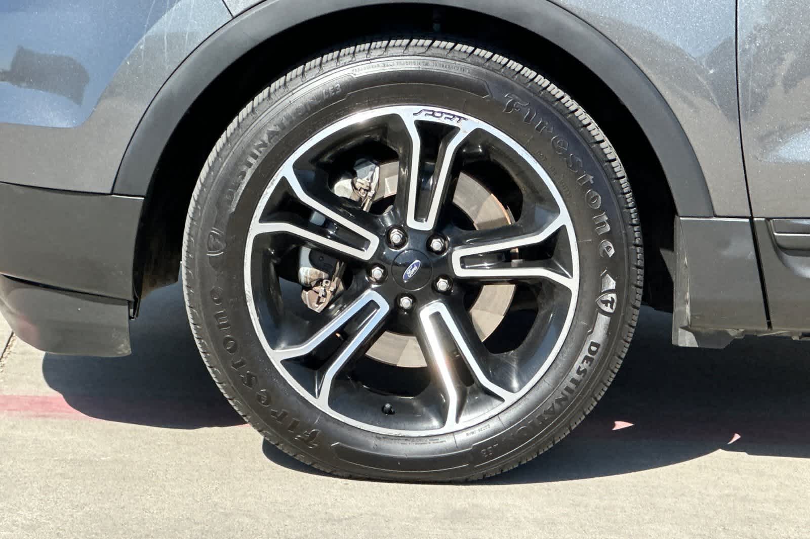 Thumbnail: 2015 Ford Explorer - 12