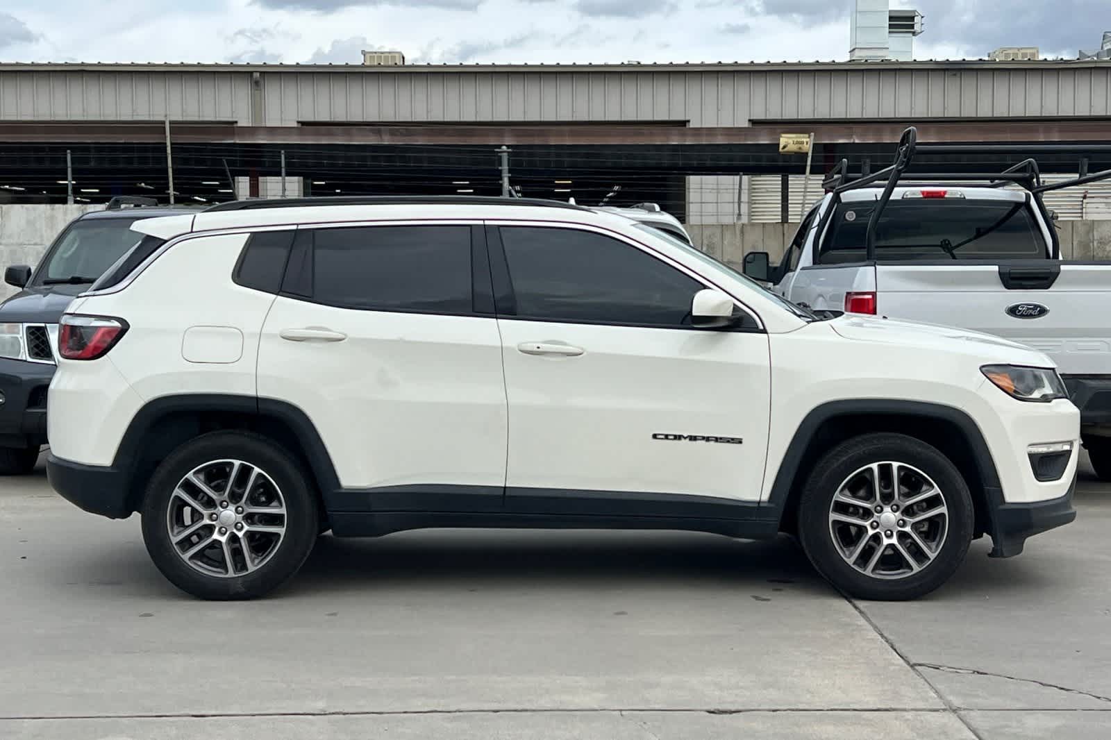 Thumbnail: 2018 Jeep Compass - 9