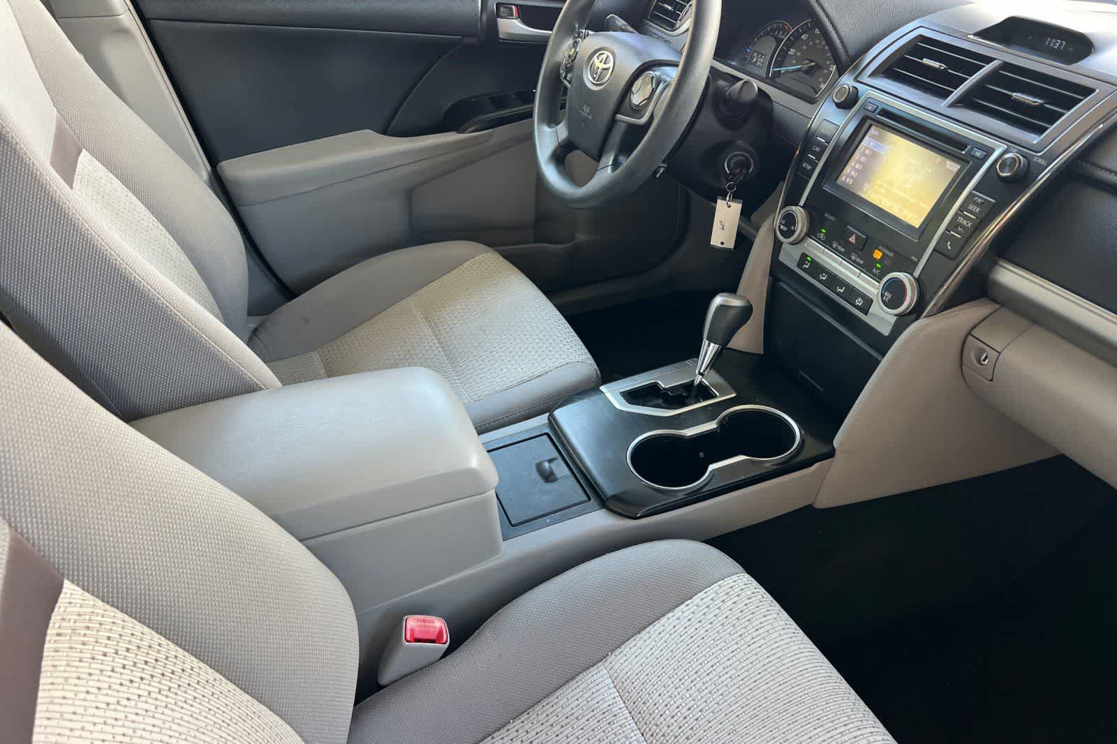 Thumbnail: 2014 Toyota Camry - 17