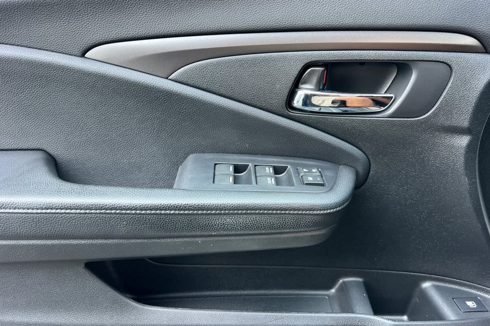 Thumbnail: 2019 Honda Passport - 15