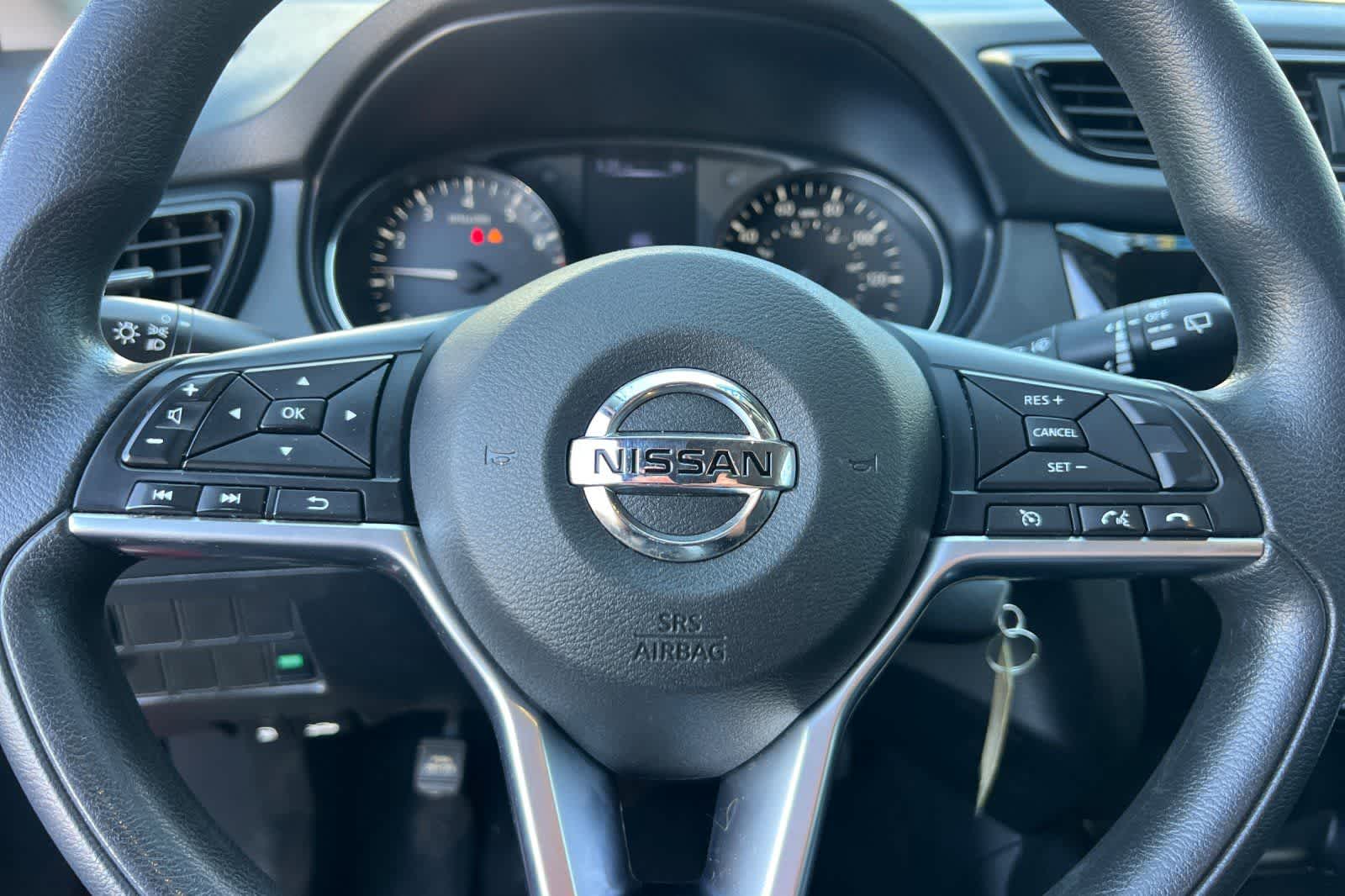 Thumbnail: 2018 Nissan Rogue Sport - 28