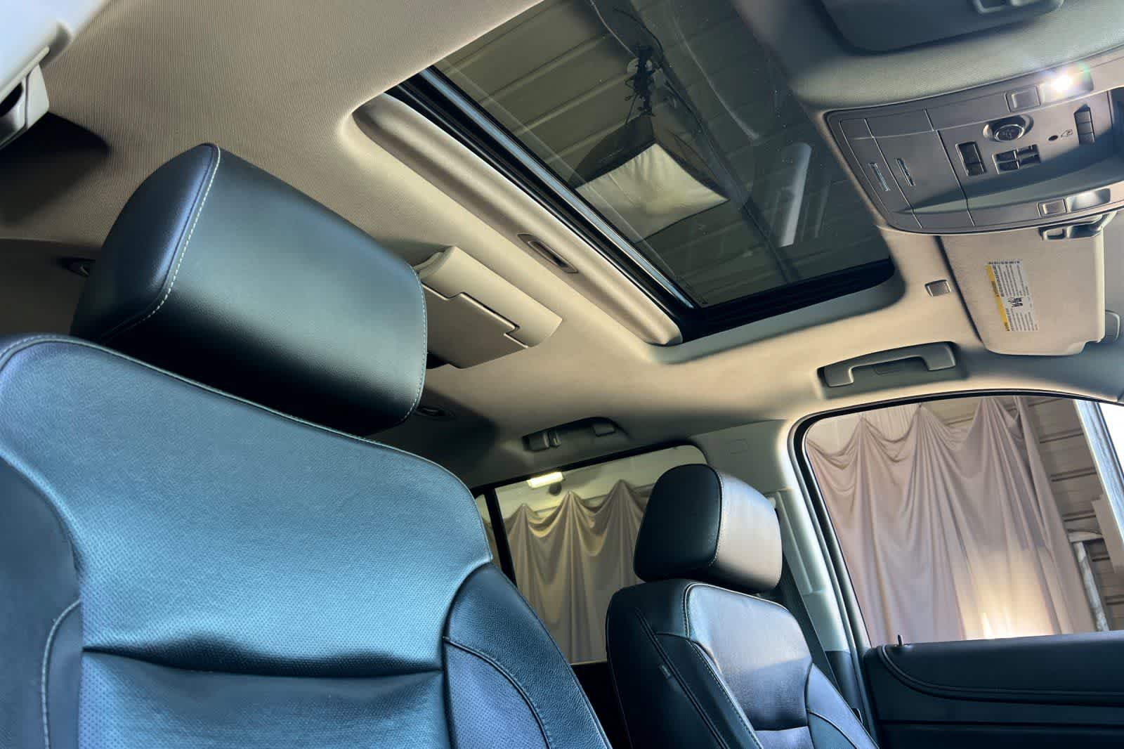 Thumbnail: 2019 Chevrolet Tahoe - 18