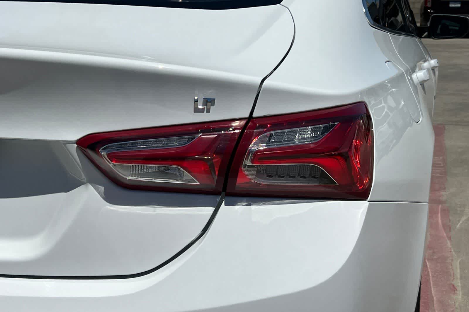 Thumbnail: 2022 Chevrolet Malibu - 13