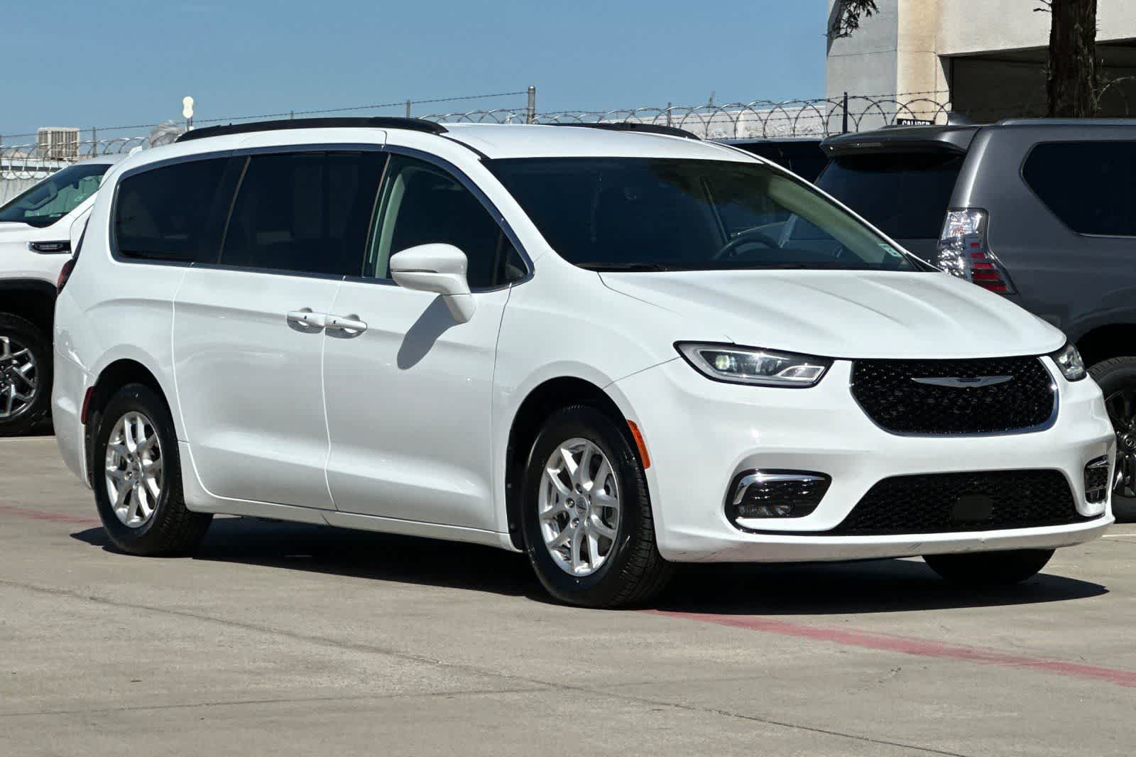 Thumbnail: 2022 Chrysler Pacifica - 36