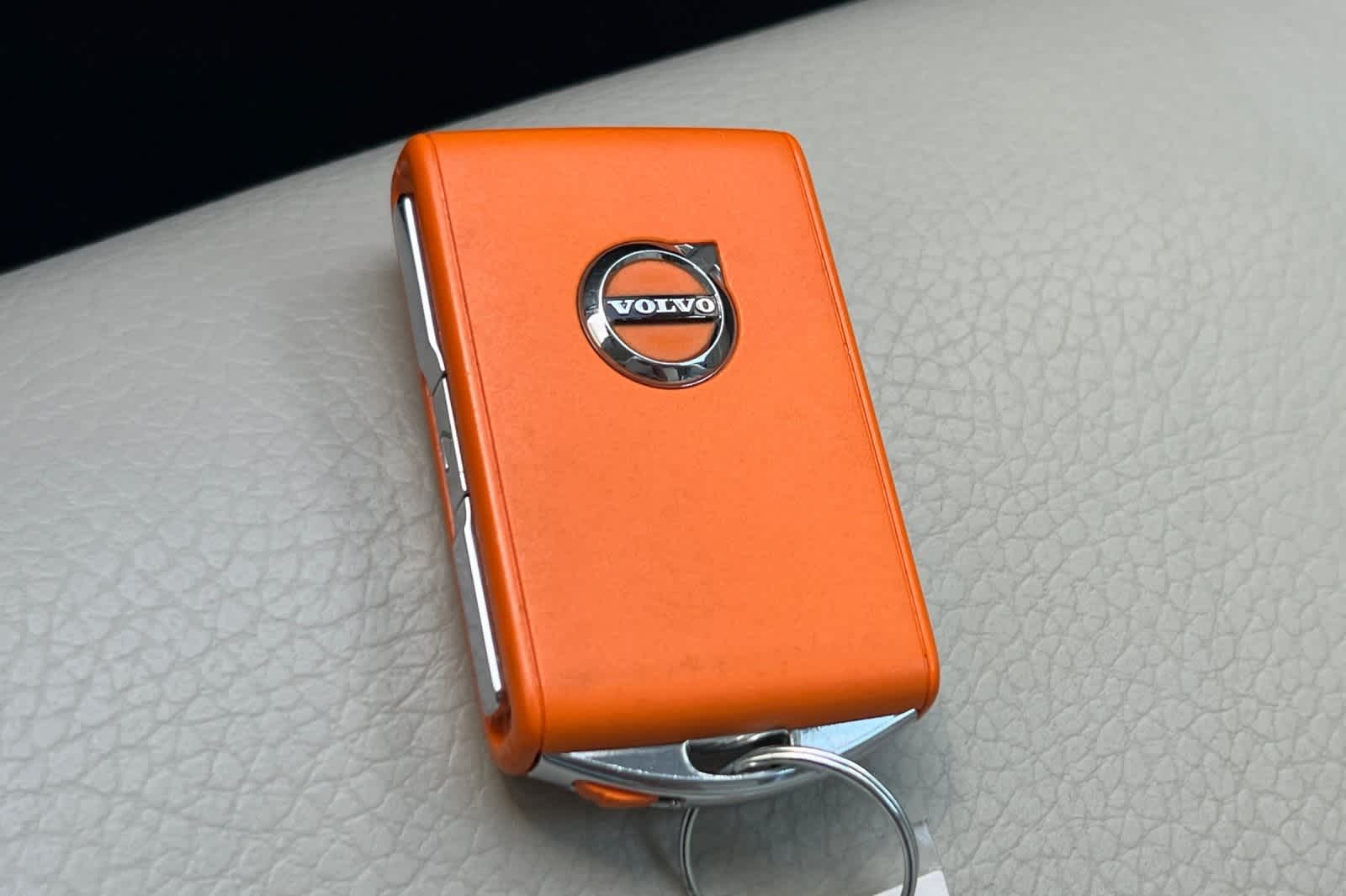 Thumbnail: 2023 Volvo XC60 - 25