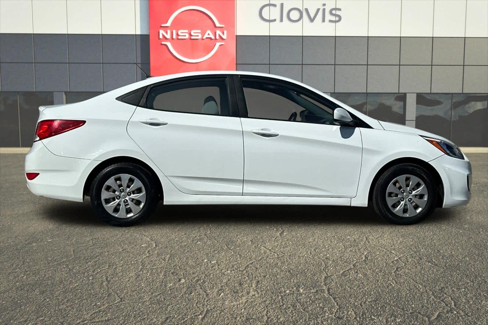 Thumbnail: 2017 Hyundai Accent - 9