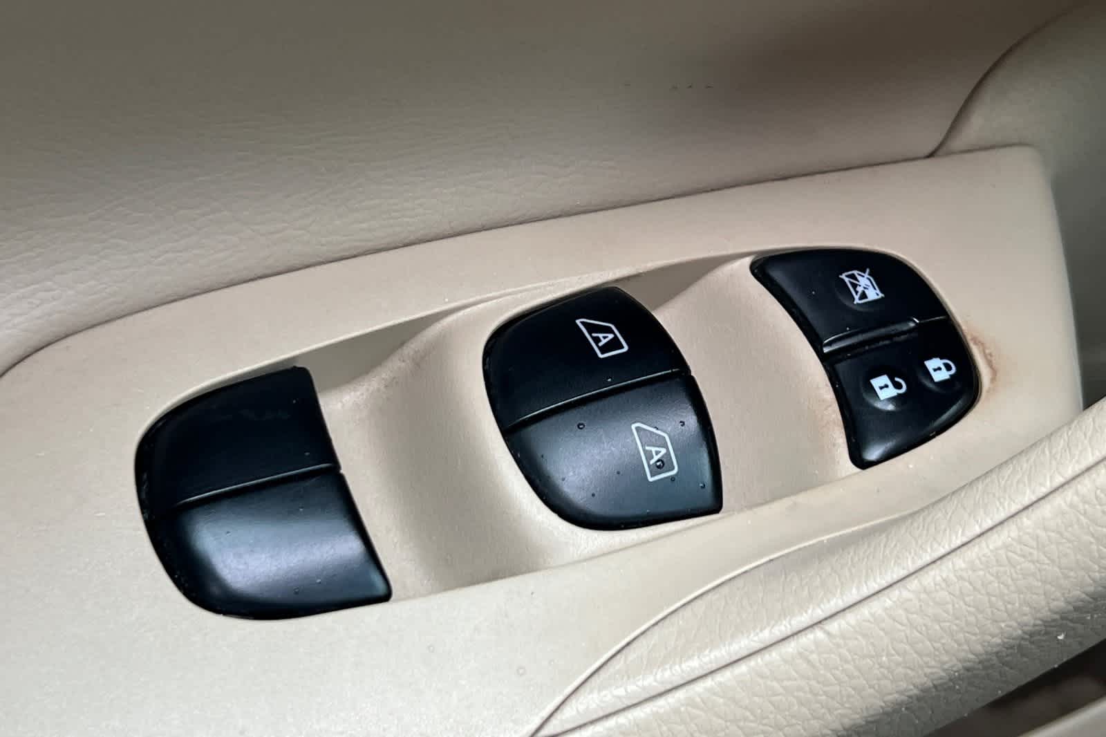 Thumbnail: 2013 Nissan Altima - 14