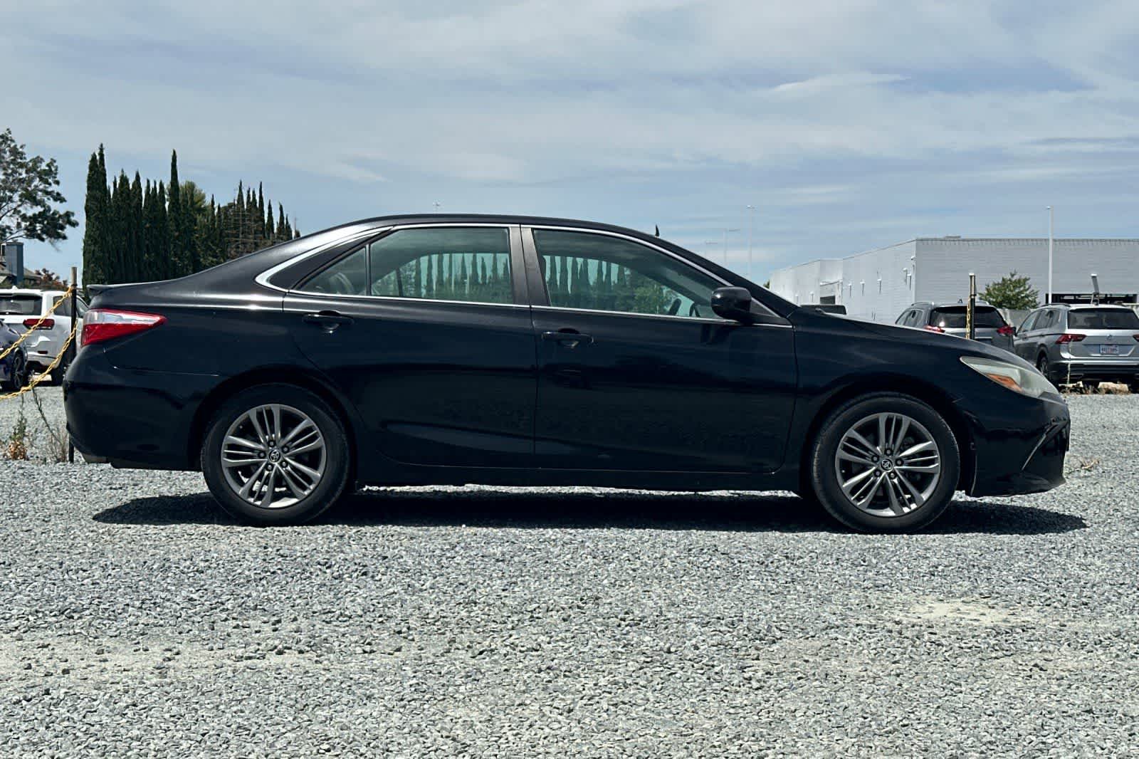Thumbnail: 2016 Toyota Camry - 9