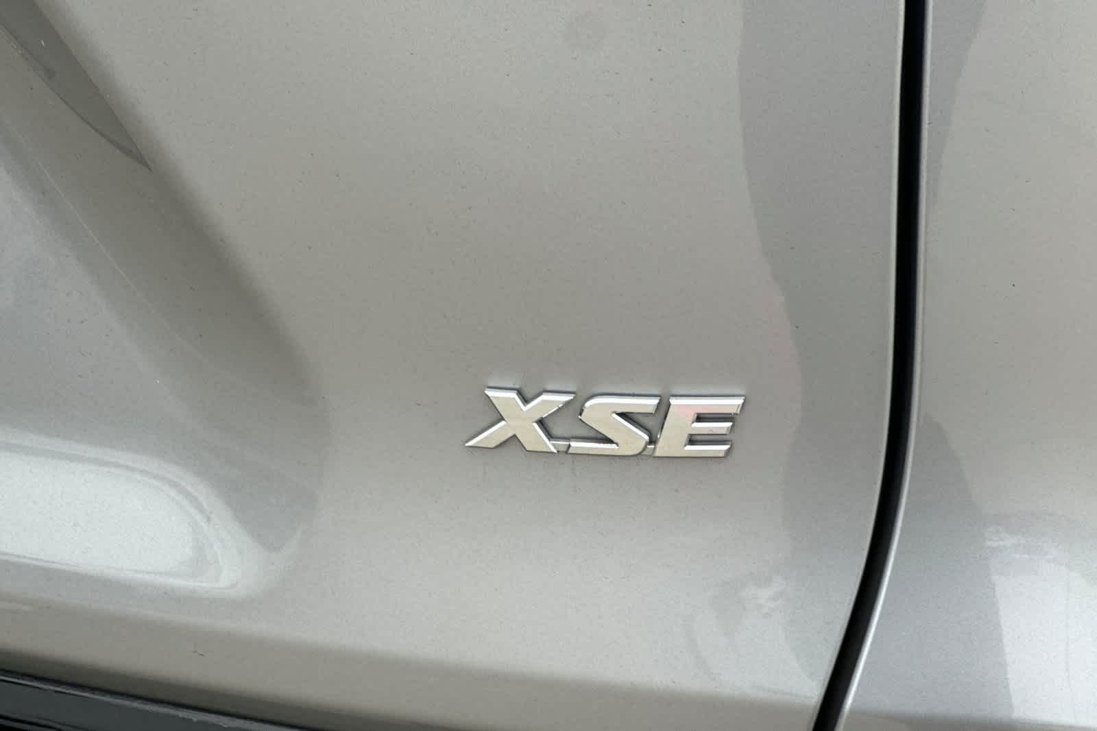 Thumbnail: 2021 Toyota RAV4 - 17