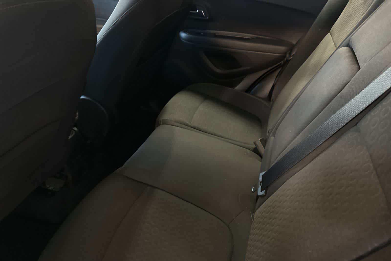 Thumbnail: 2017 Chevrolet Trax - 5