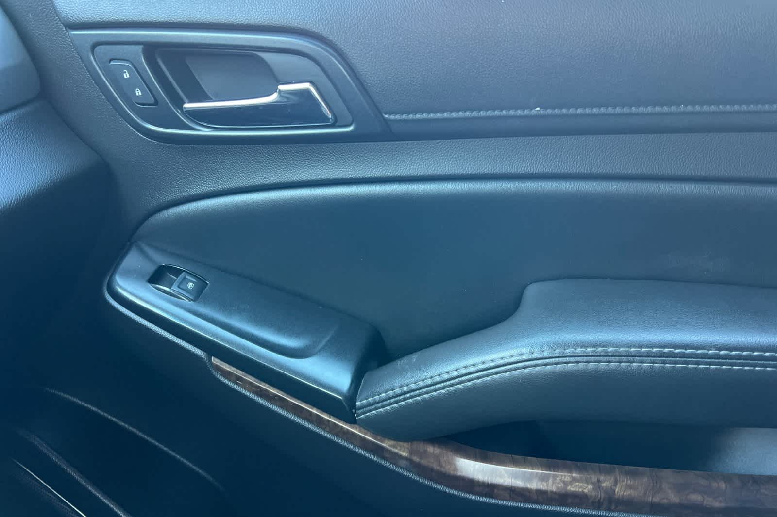 Thumbnail: 2017 Chevrolet Suburban - 22