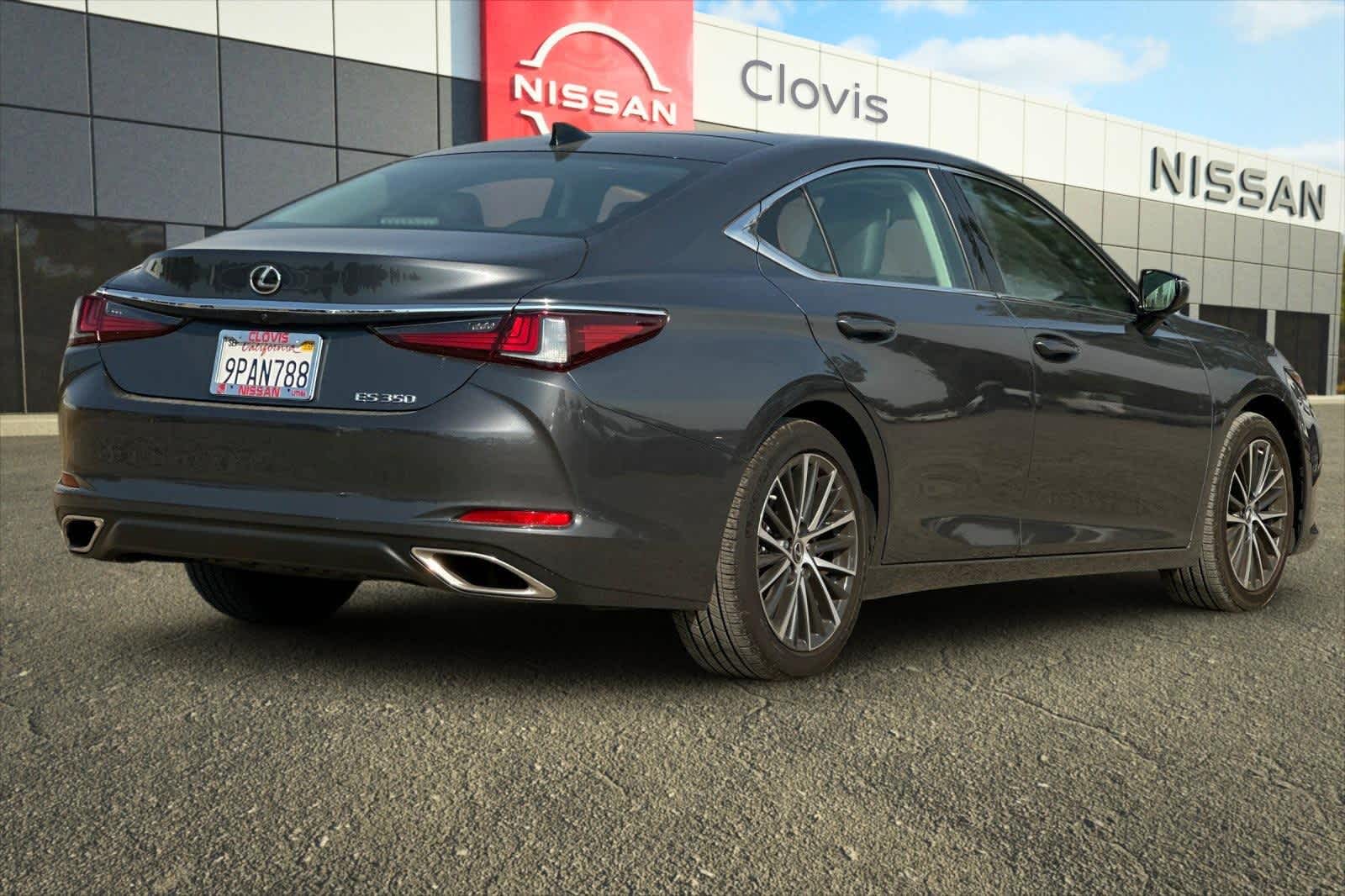 Thumbnail: 2024 Lexus ES - 3