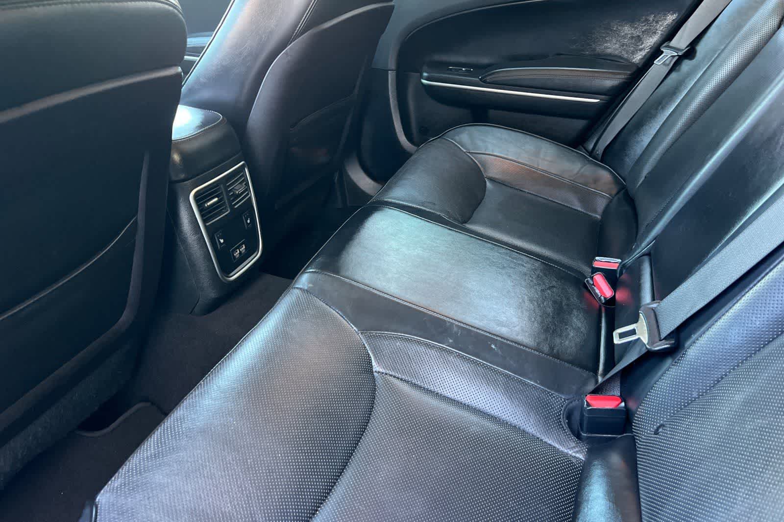 Thumbnail: 2019 Chrysler 300 - 5