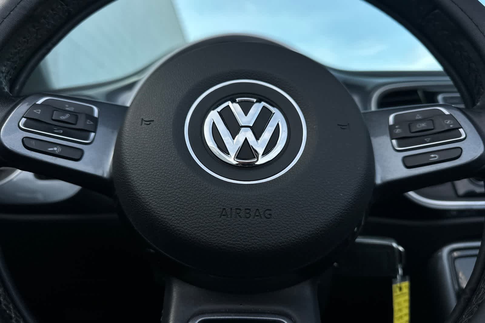 Thumbnail: 2018 Volkswagen Beetle - 24