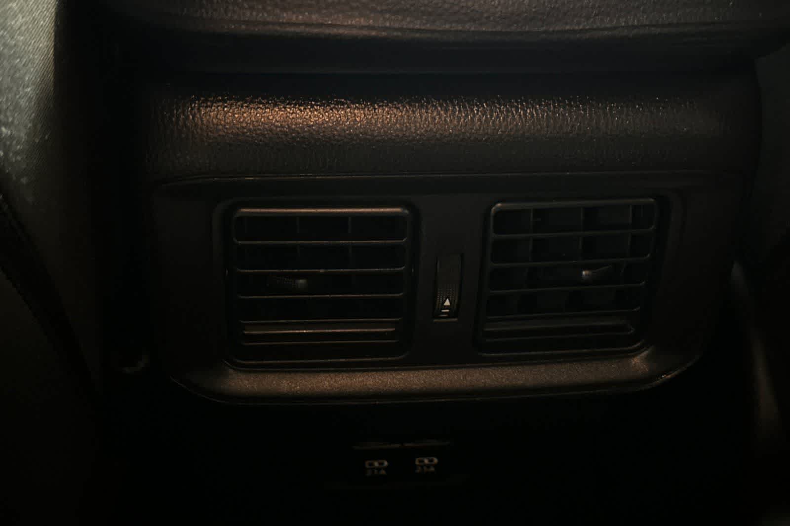 Thumbnail: 2020 Toyota RAV4 - 15