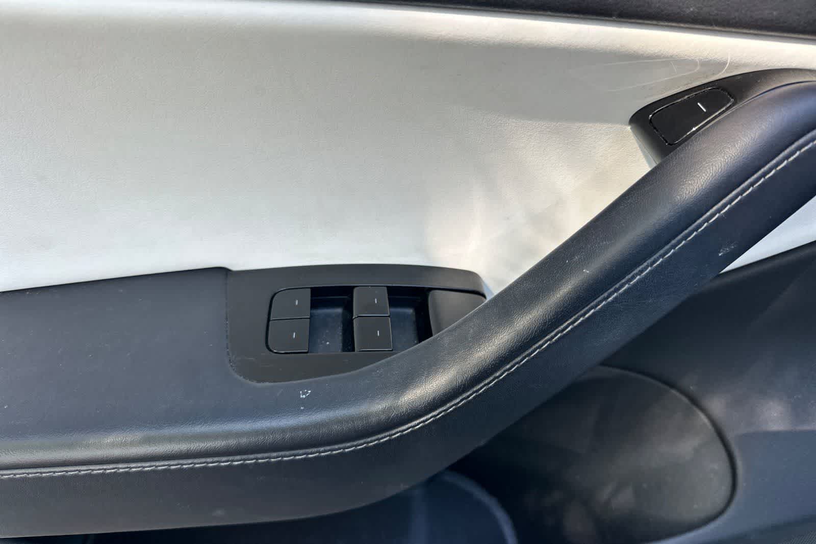 Thumbnail: 2018 Tesla Model 3 - 14