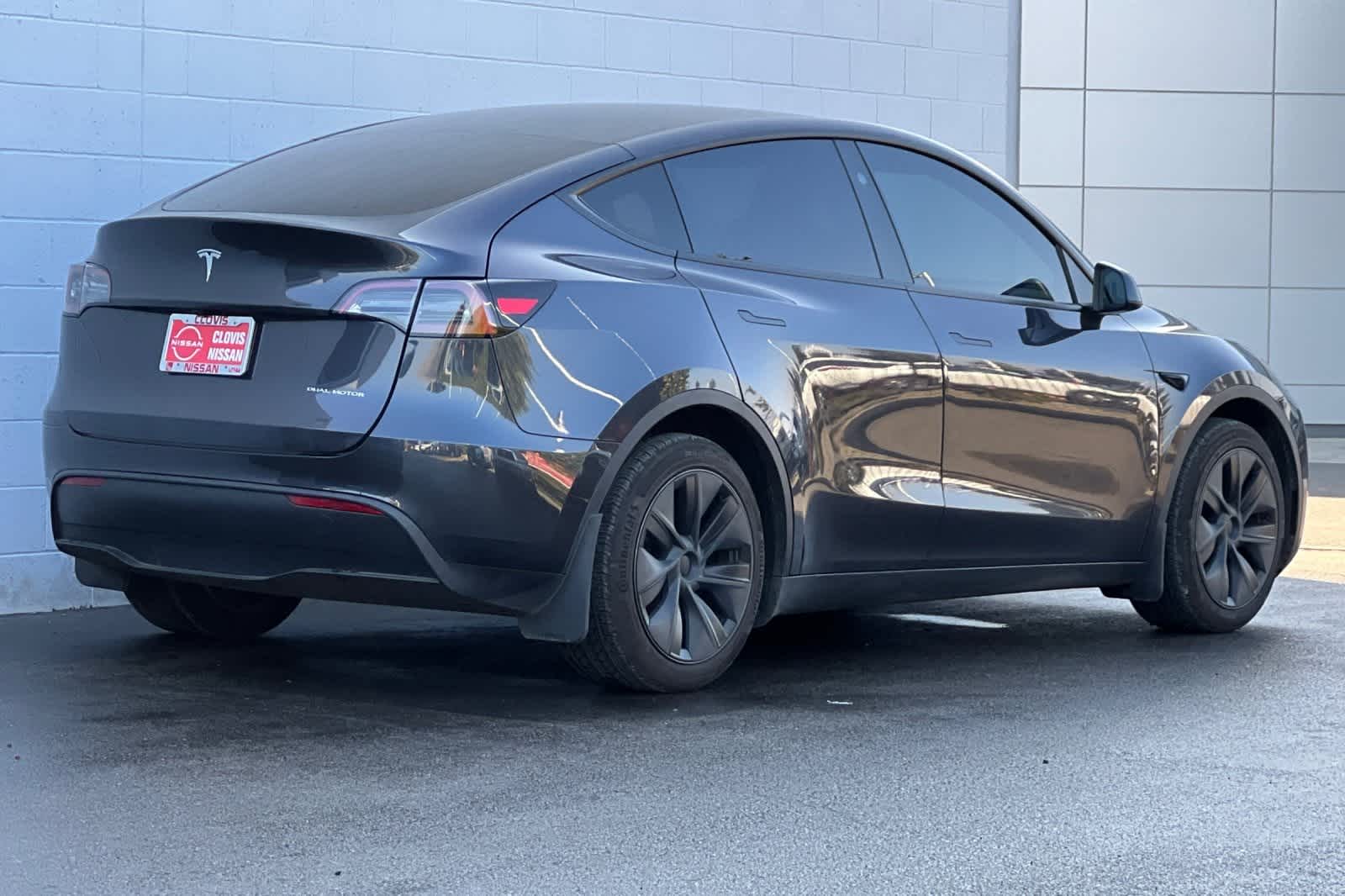 Thumbnail: 2024 Tesla Model Y - 3