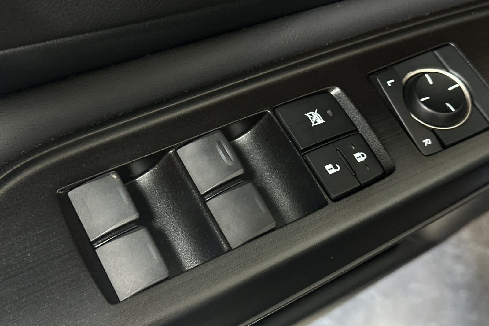 Thumbnail: 2019 Lexus ES - 16