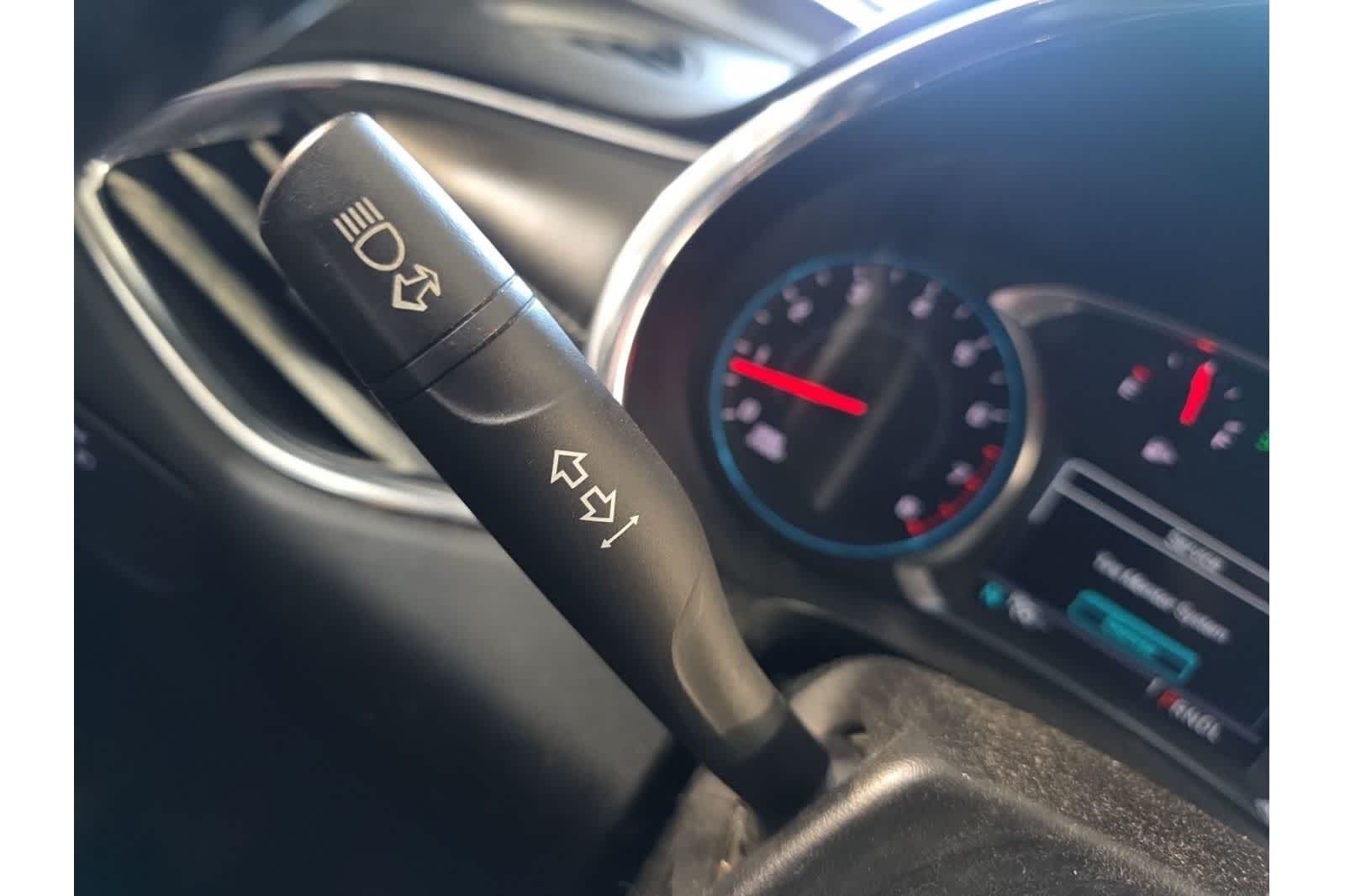 Thumbnail: 2017 Chevrolet Malibu - 28