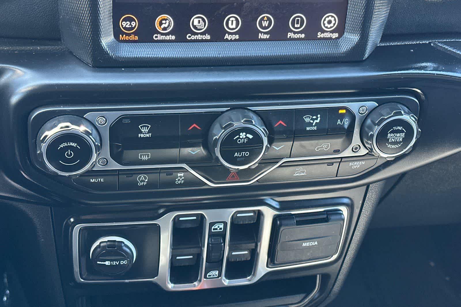 Thumbnail: 2022 Jeep Gladiator - 22