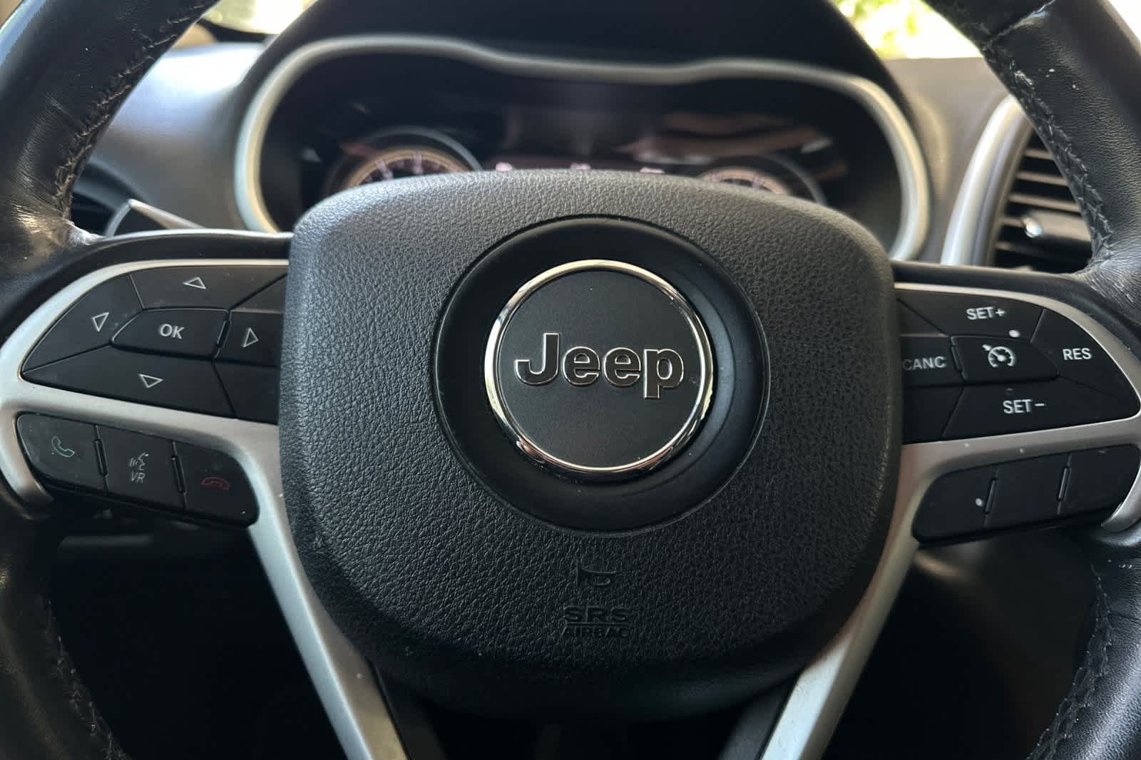 Thumbnail: 2015 Jeep Cherokee - 26