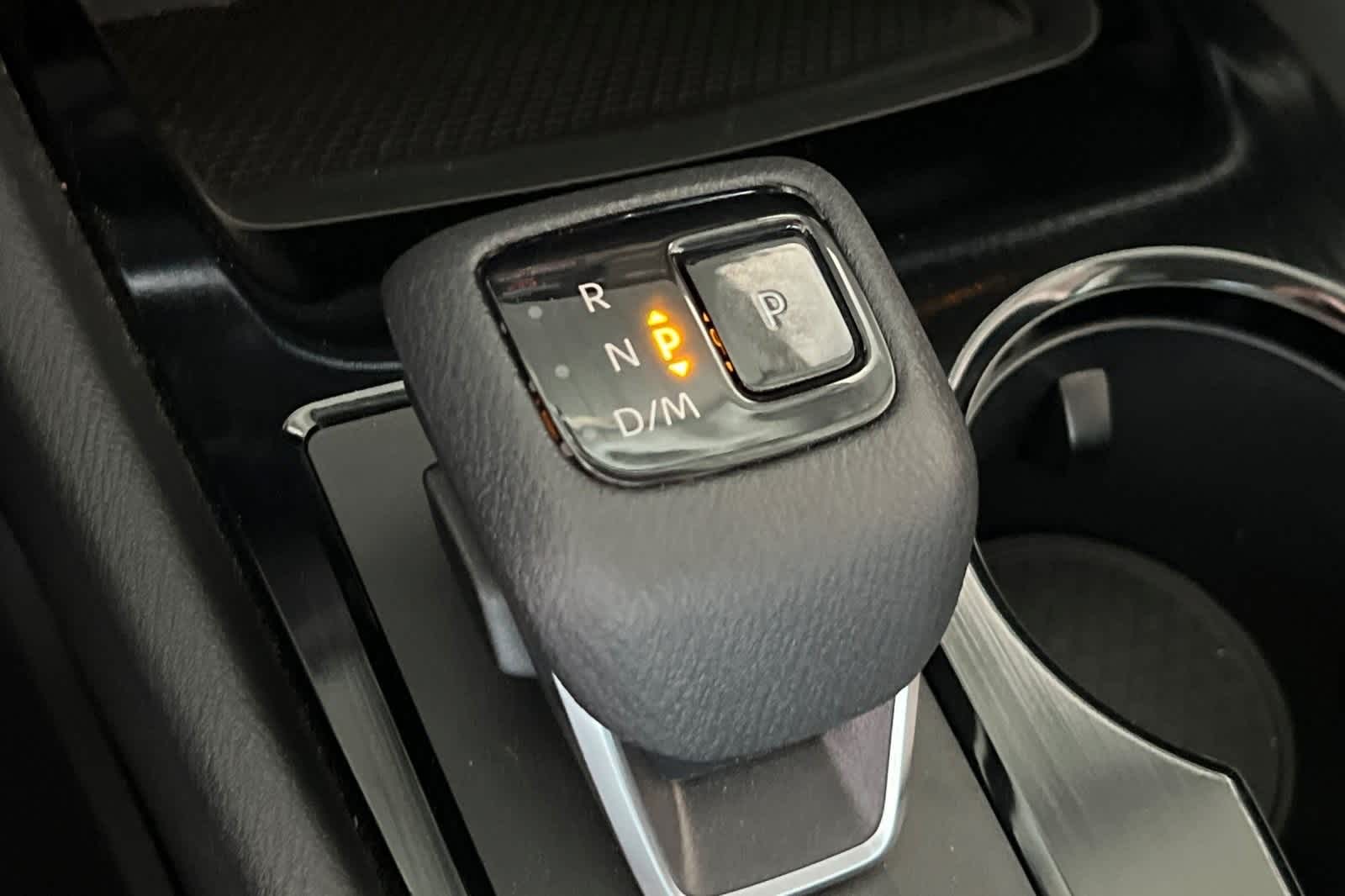 2024 Nissan Rogue SV 22