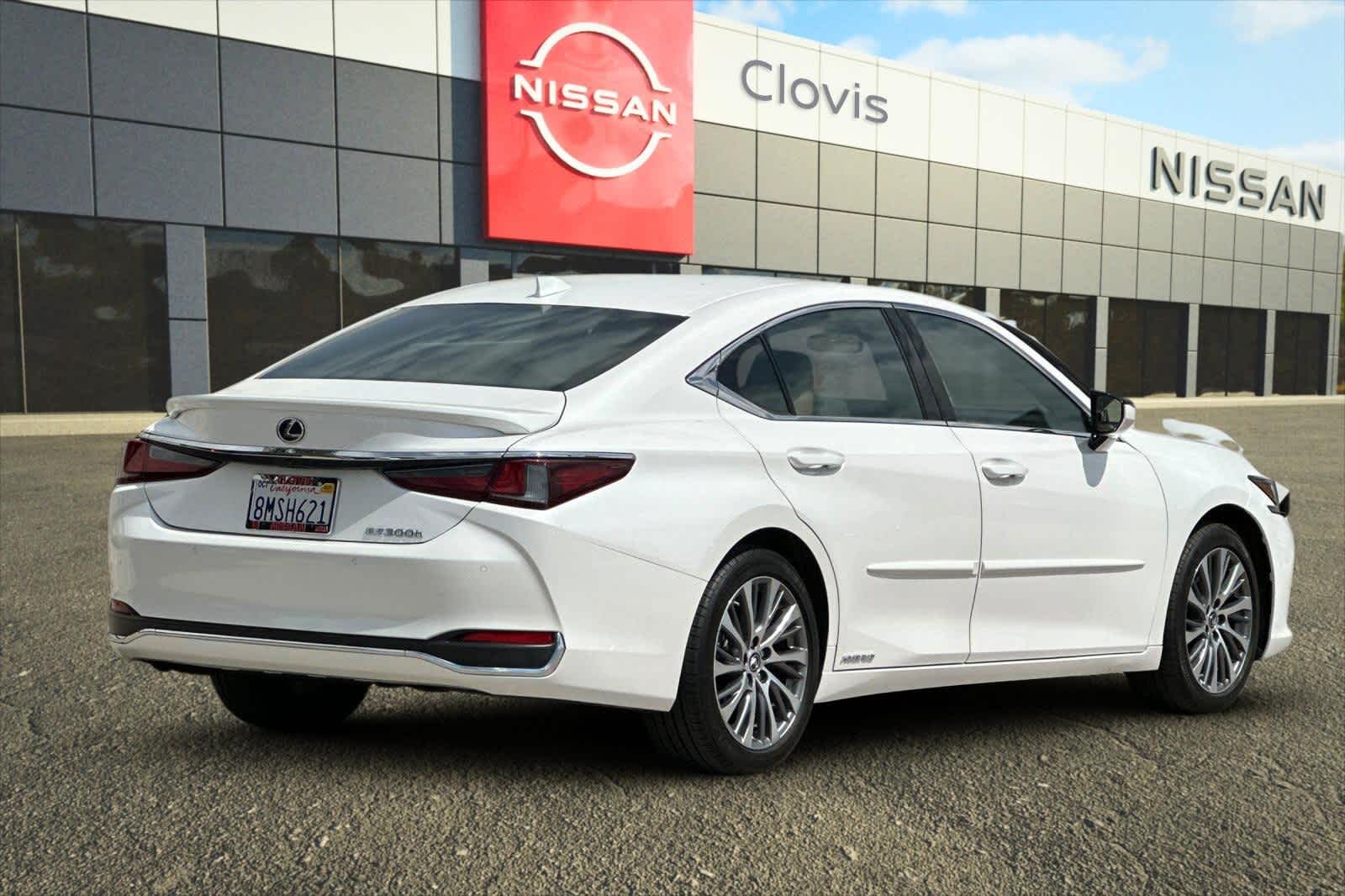 Thumbnail: 2019 Lexus ES - 3