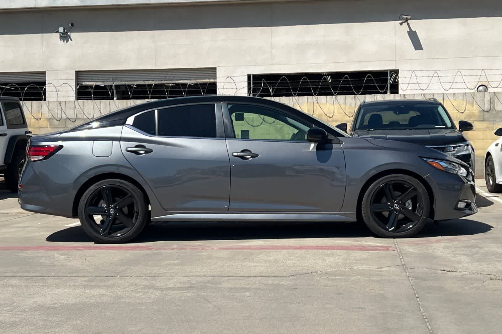 Thumbnail: 2023 Nissan Sentra - 9