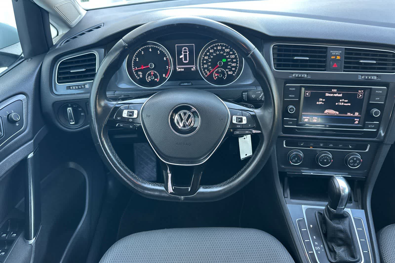 Thumbnail: 2019 Volkswagen e-Golf - 16