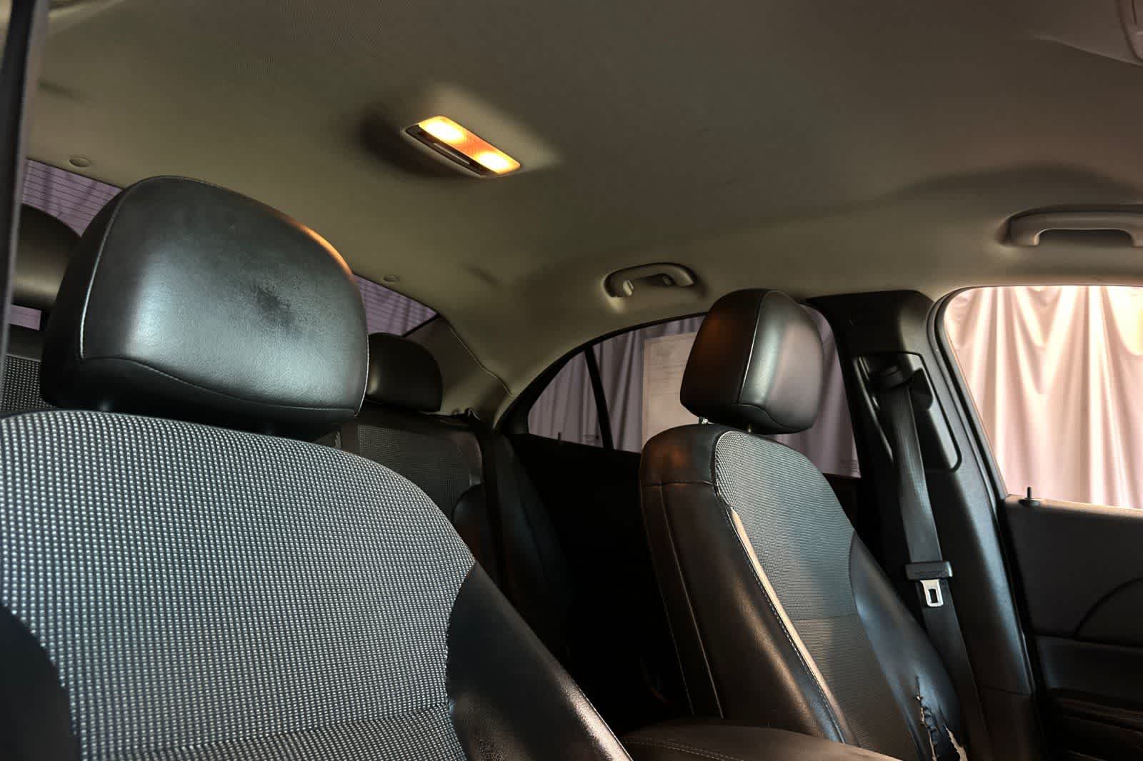 Thumbnail: 2015 Chevrolet Malibu - 18