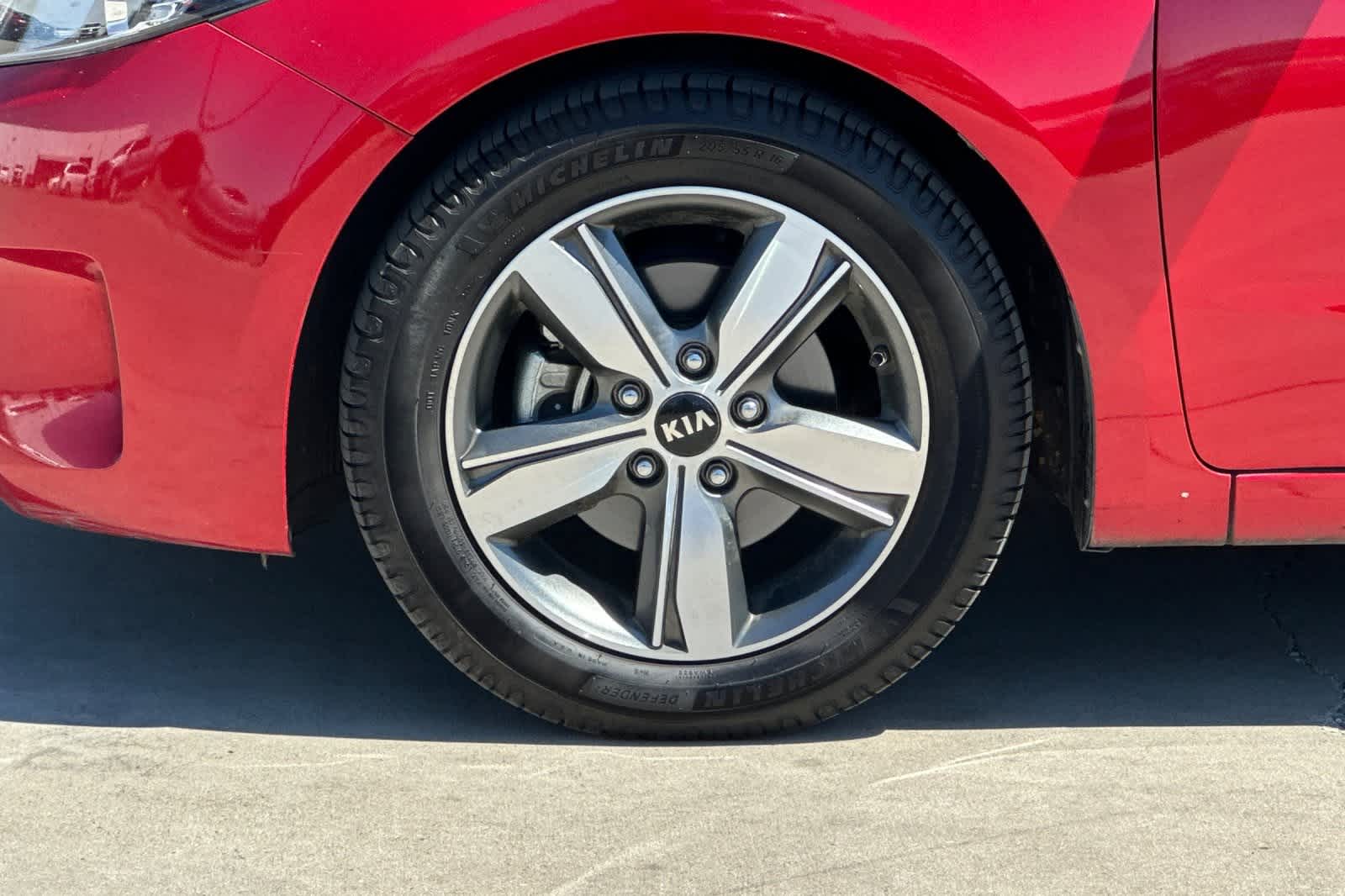 Thumbnail: 2018 Kia Forte - 12
